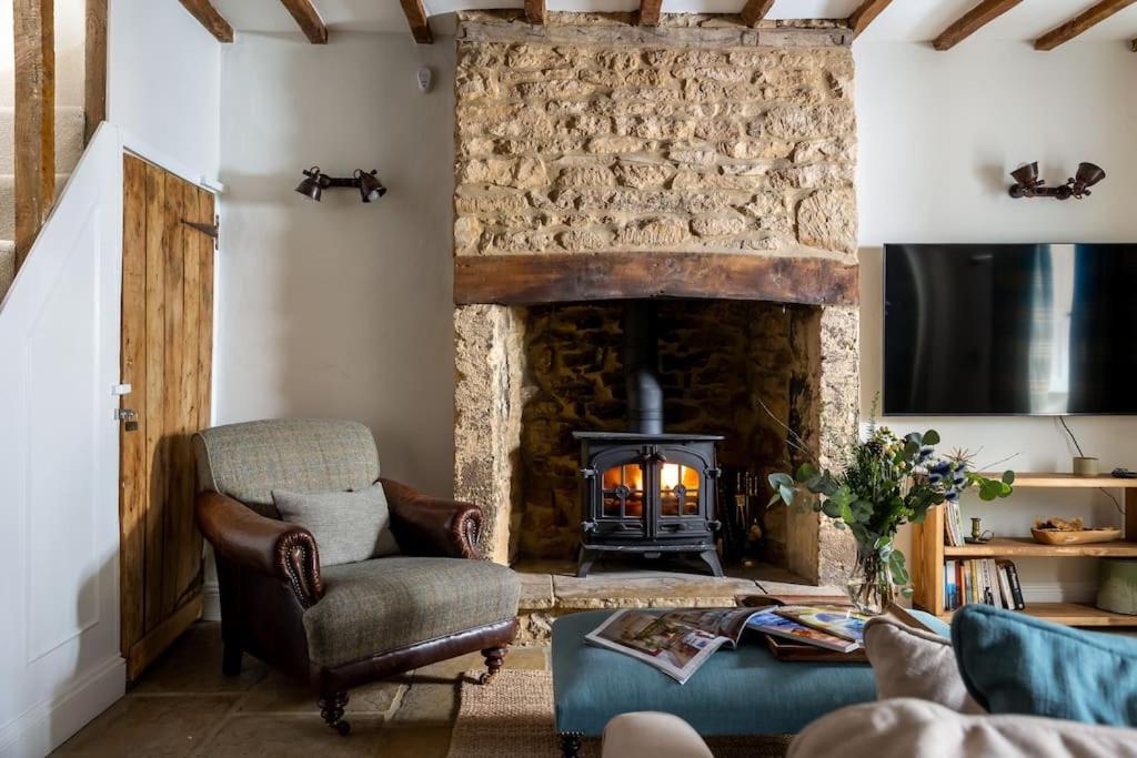Charming 17Th Century Cotswold Cottage Adlestrop Экстерьер фото