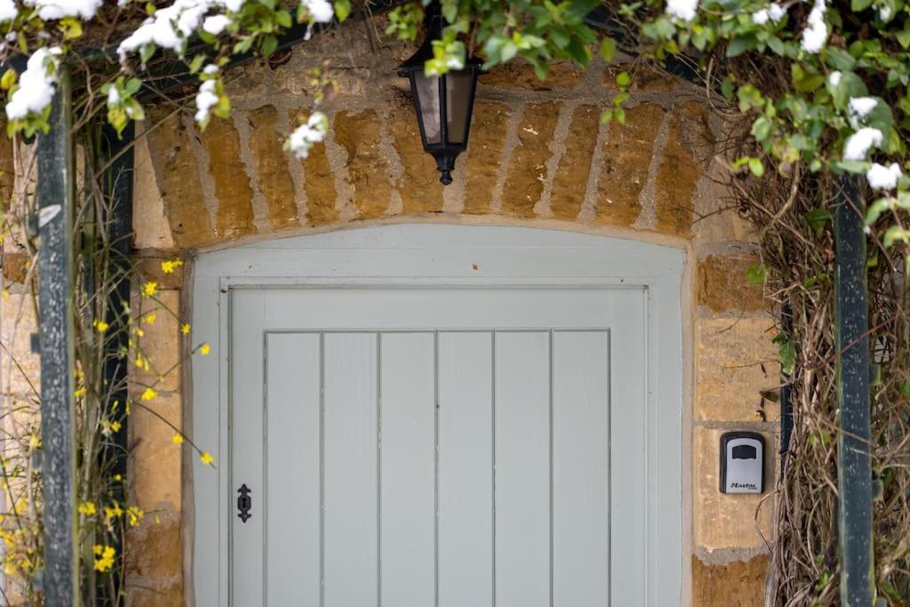 Charming 17Th Century Cotswold Cottage Adlestrop Экстерьер фото