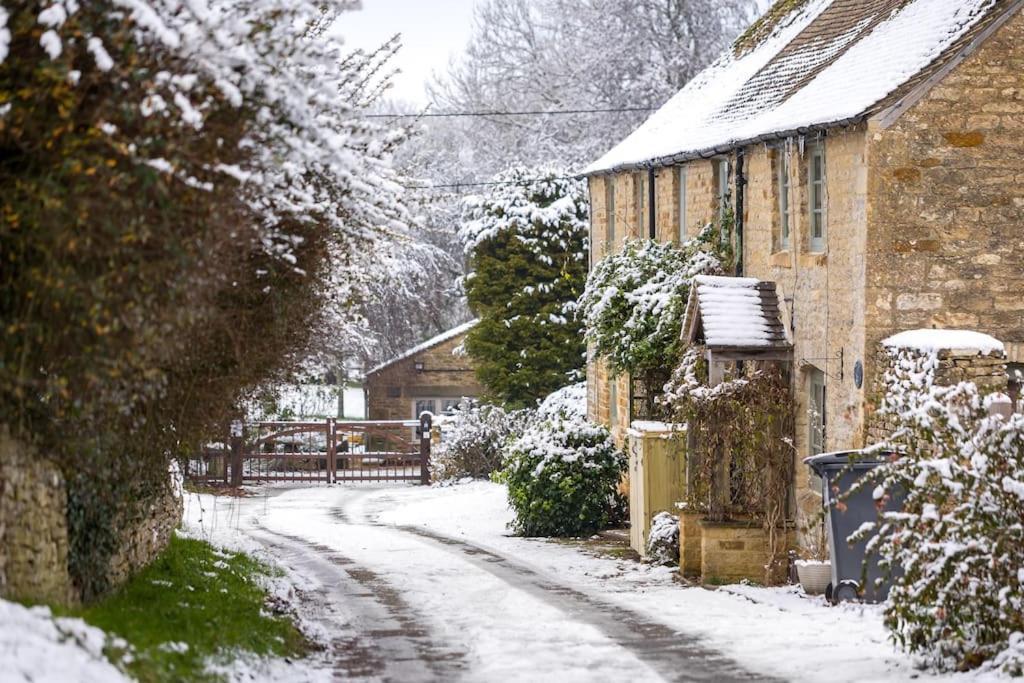 Charming 17Th Century Cotswold Cottage Adlestrop Экстерьер фото